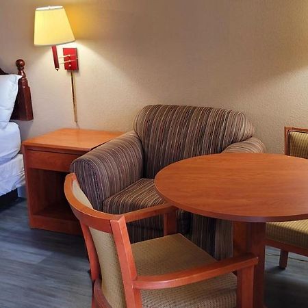 Regency Travel Inn Hayti Kültér fotó