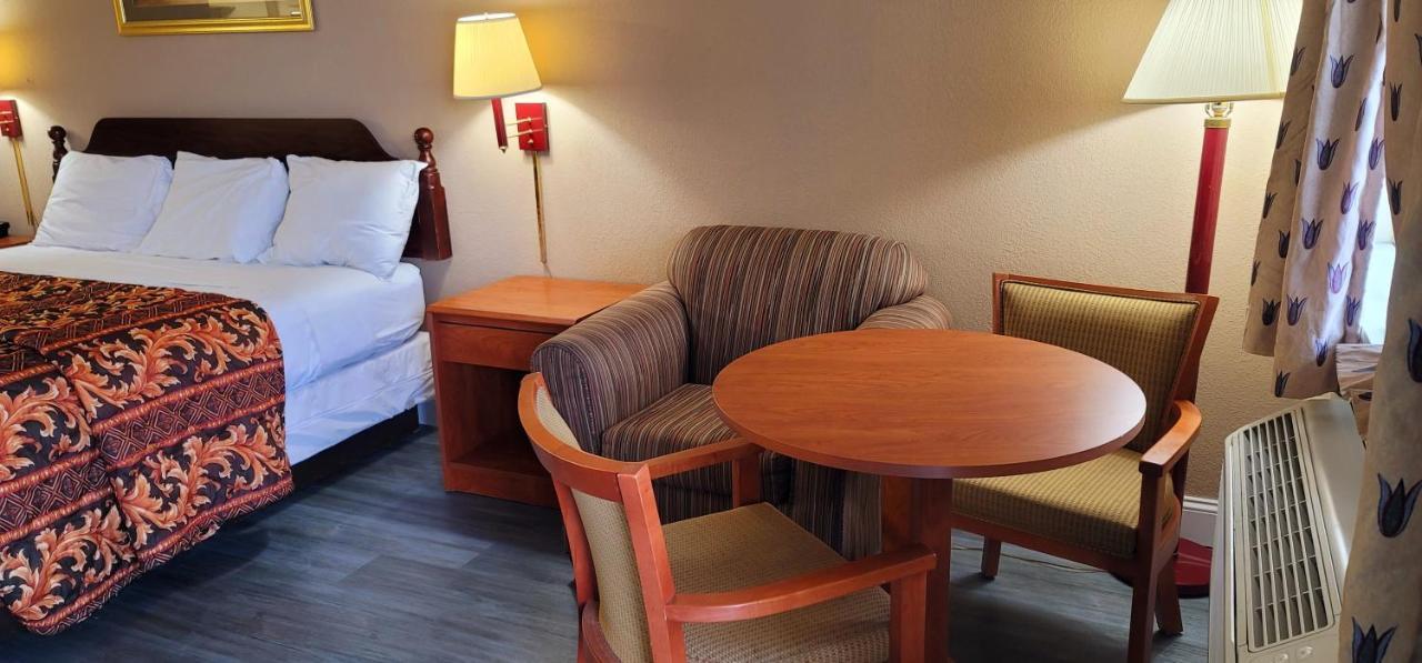 Regency Travel Inn Hayti Kültér fotó