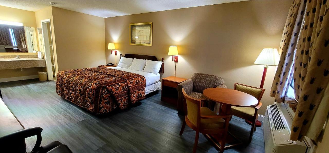 Regency Travel Inn Hayti Kültér fotó