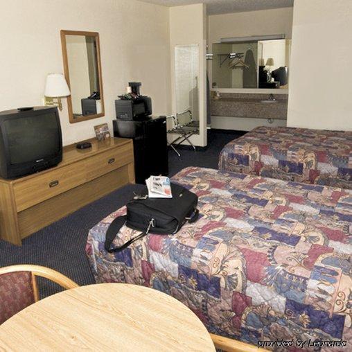 Regency Travel Inn Hayti Szoba fotó